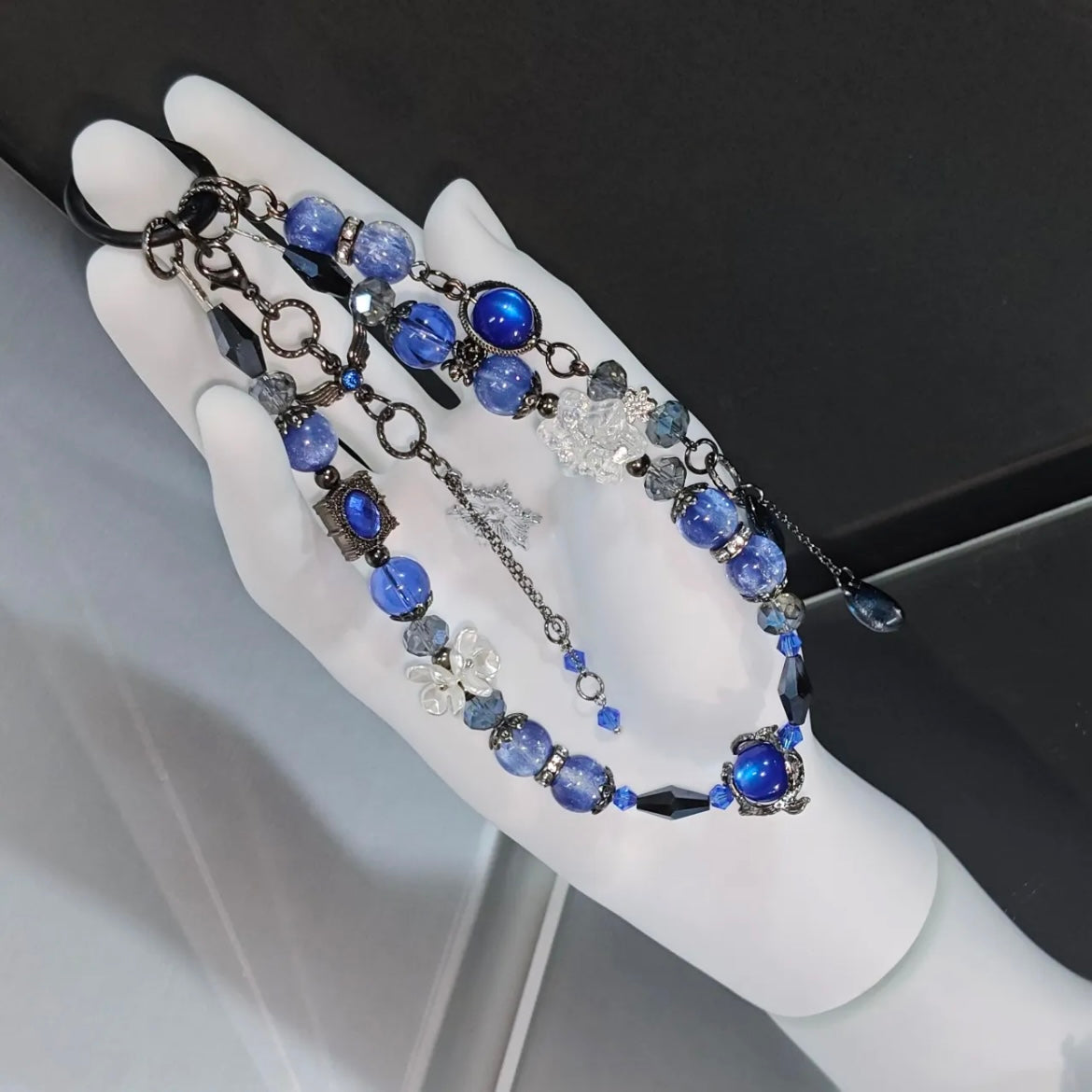 ZAYNE- Foreseer Concept Pendent