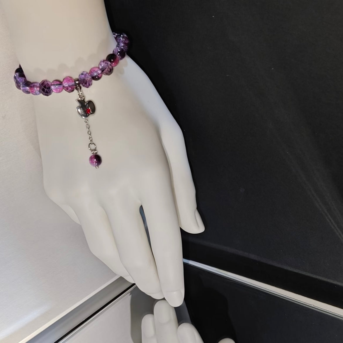 CALEB-Lover’s eyes Concept Bracelet