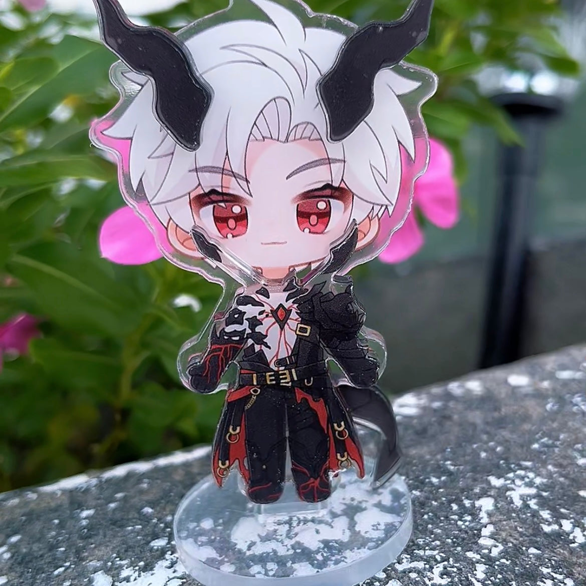 SYLUS-Magnetic Dress-Up Standee (12 Outfits)