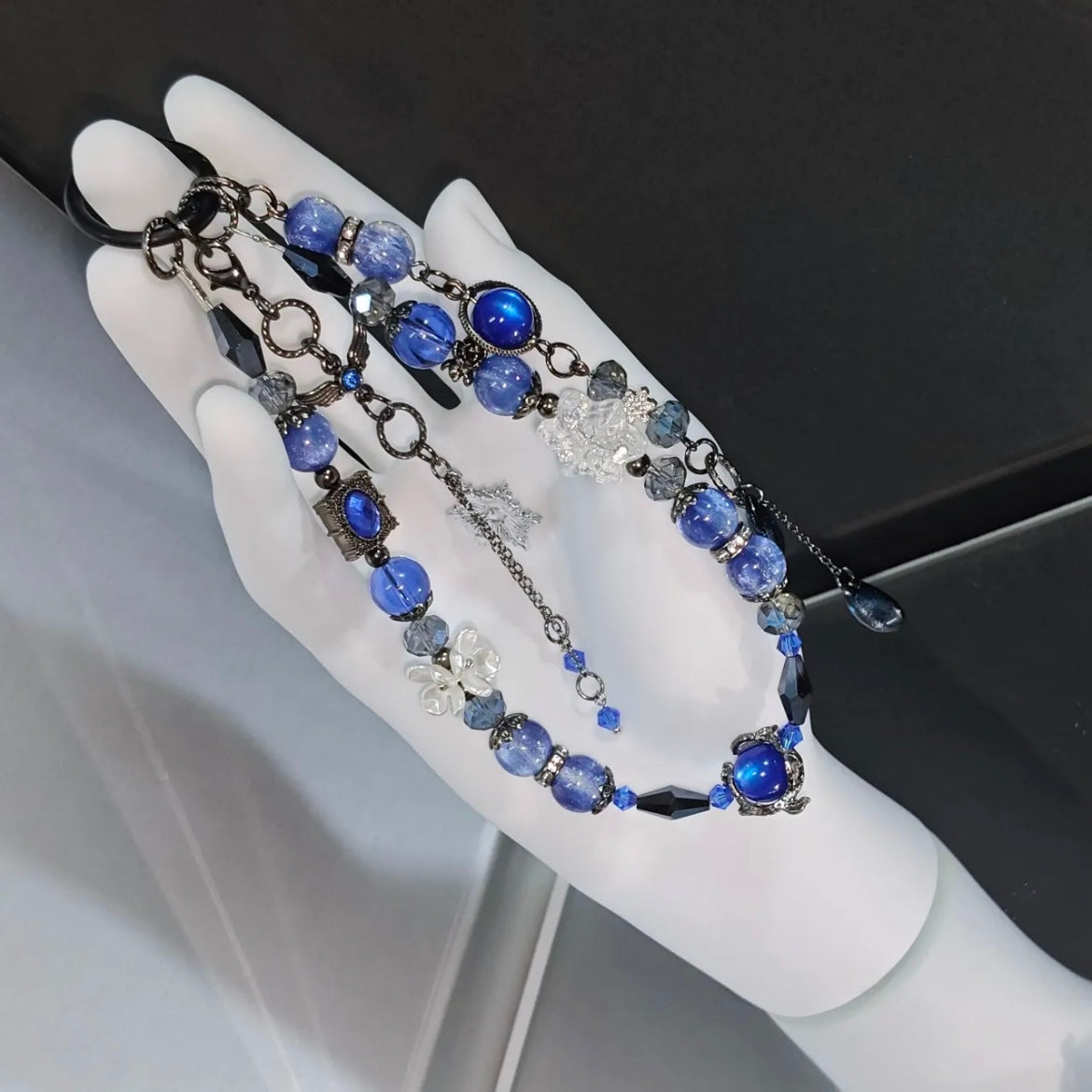 ZAYNE- Foreseer Concept Pendent