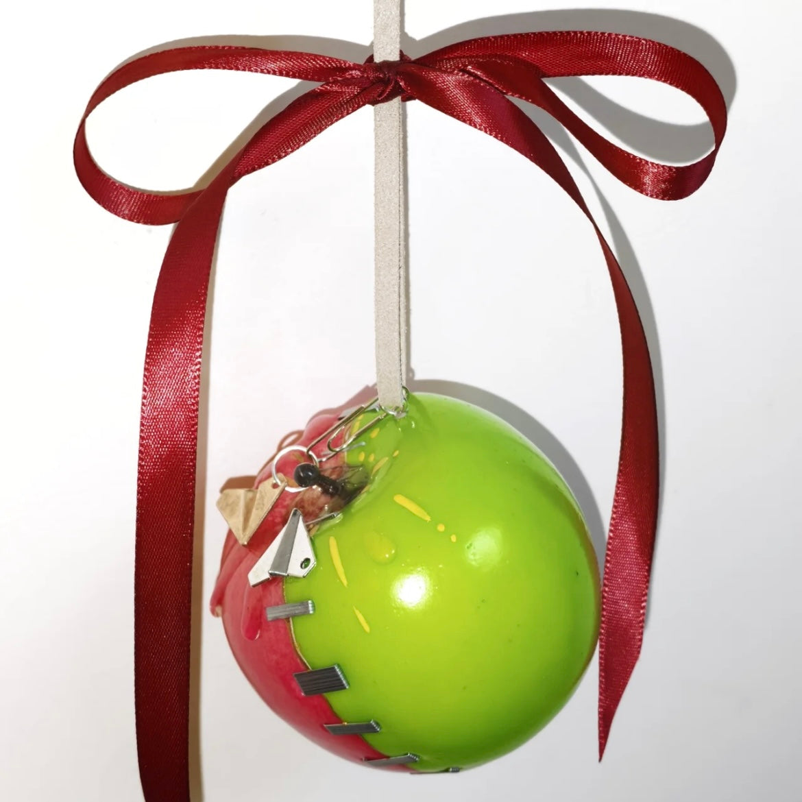 CALEB-Caleb & Mc/Green and Red Apple Keychain