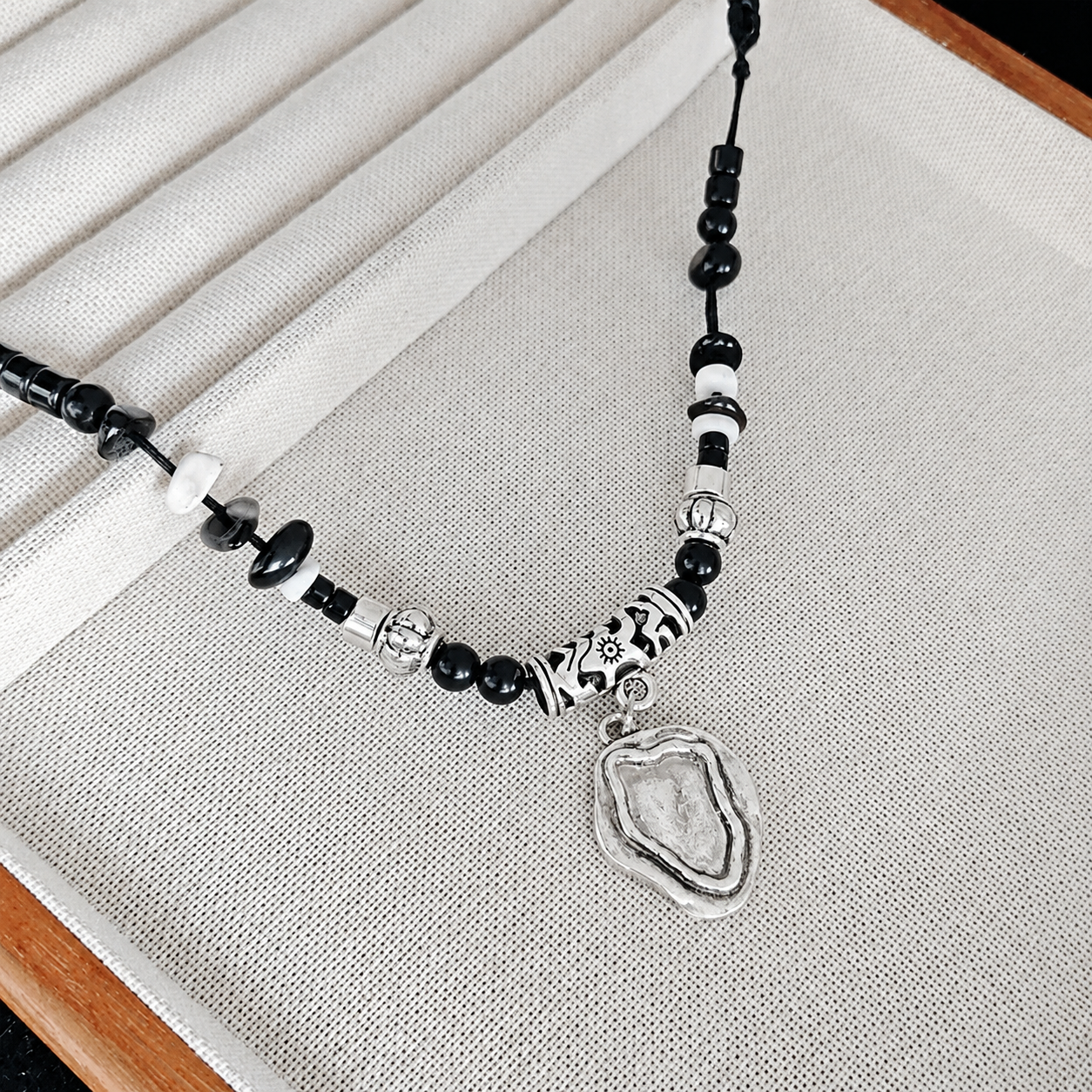 CALEB-Clearwind Glide Necklace