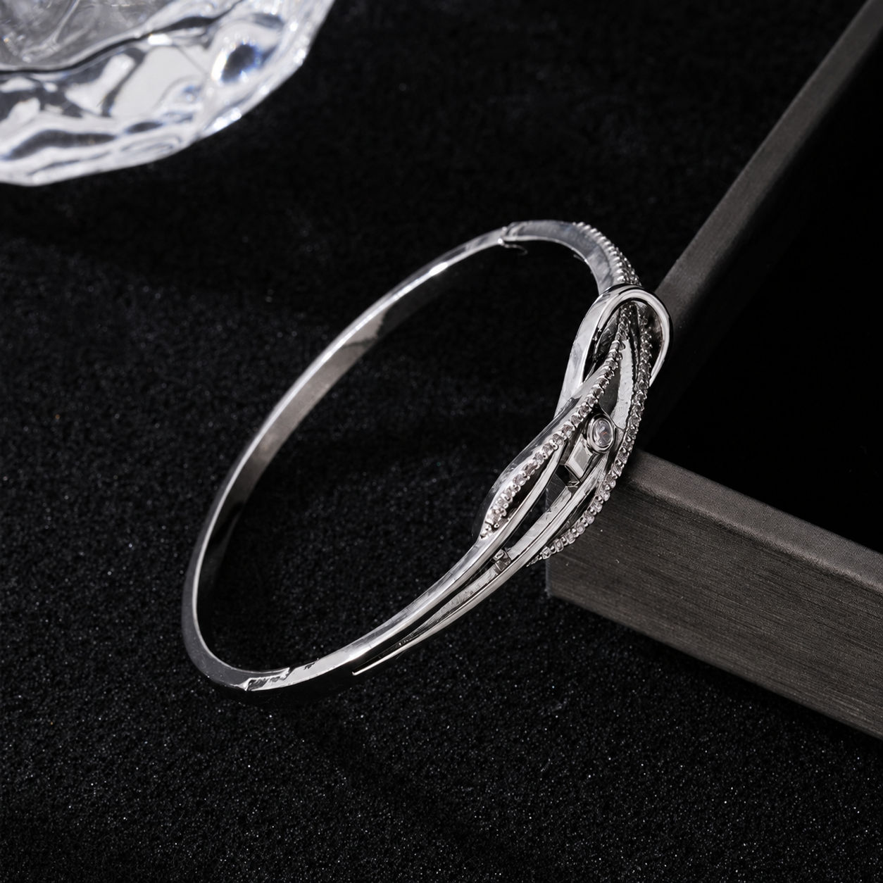 CALEB-Floating Floraletter Bracelet (Suitable for wrist circumference within 5.91”)