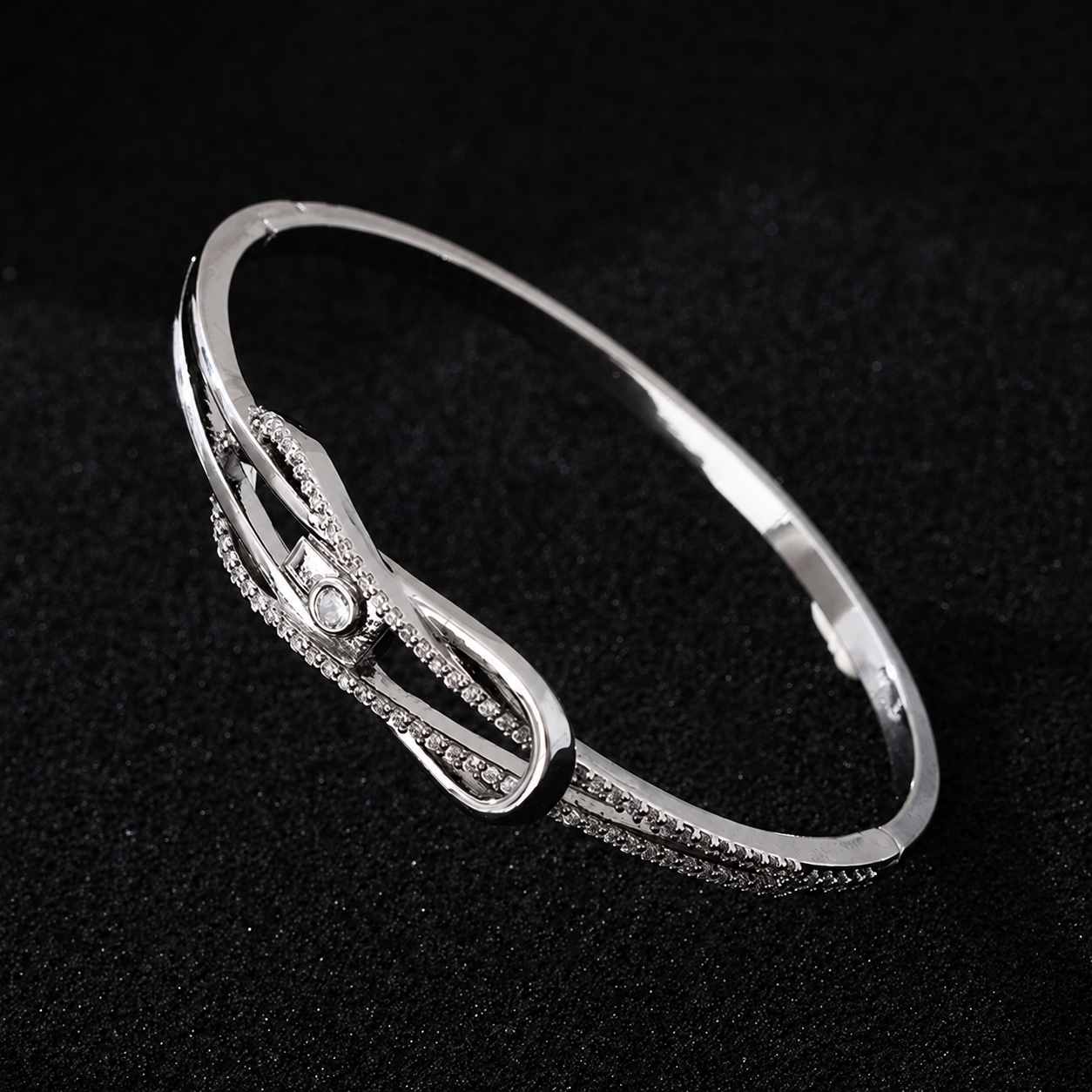 CALEB-Floating Floraletter Bracelet (Suitable for wrist circumference within 5.91”)